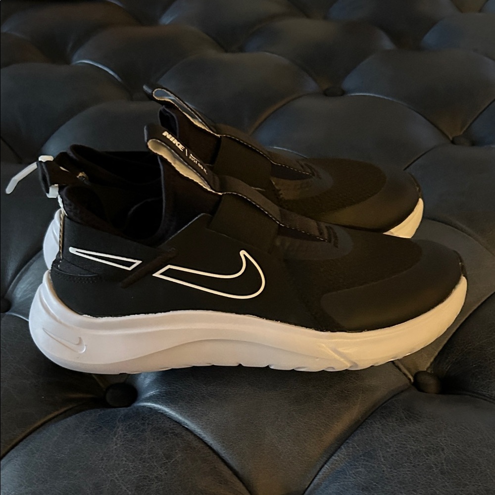 Nike Flex Plus Kids size 6Y New without Tag Black Slip-On